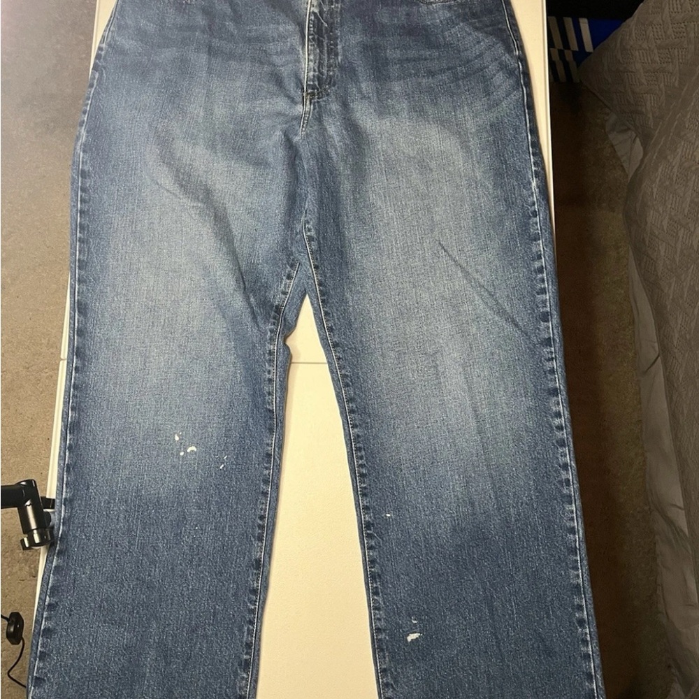 LL Bean Natural Fit Mens 38x32 Blue Denim Straight Leg Jeans Medium Wash 38x30